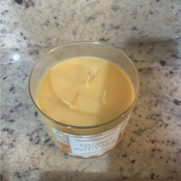 Huntington Home 3 wick Candle Coconut Vanilla Waffle Cone Brand new never used - Picture 2 of 2
